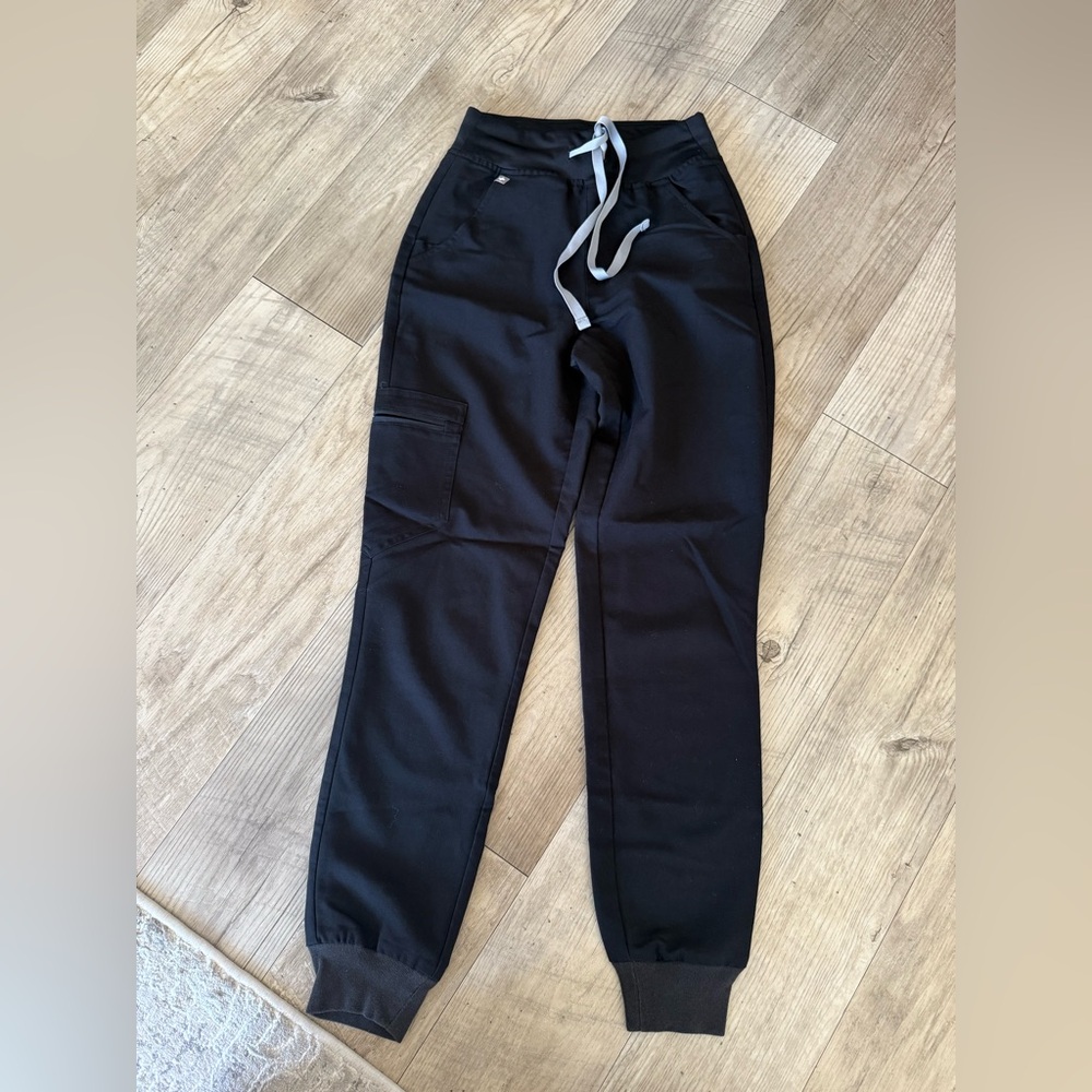 Figs Black Sweatpants Tapered Athletic Style